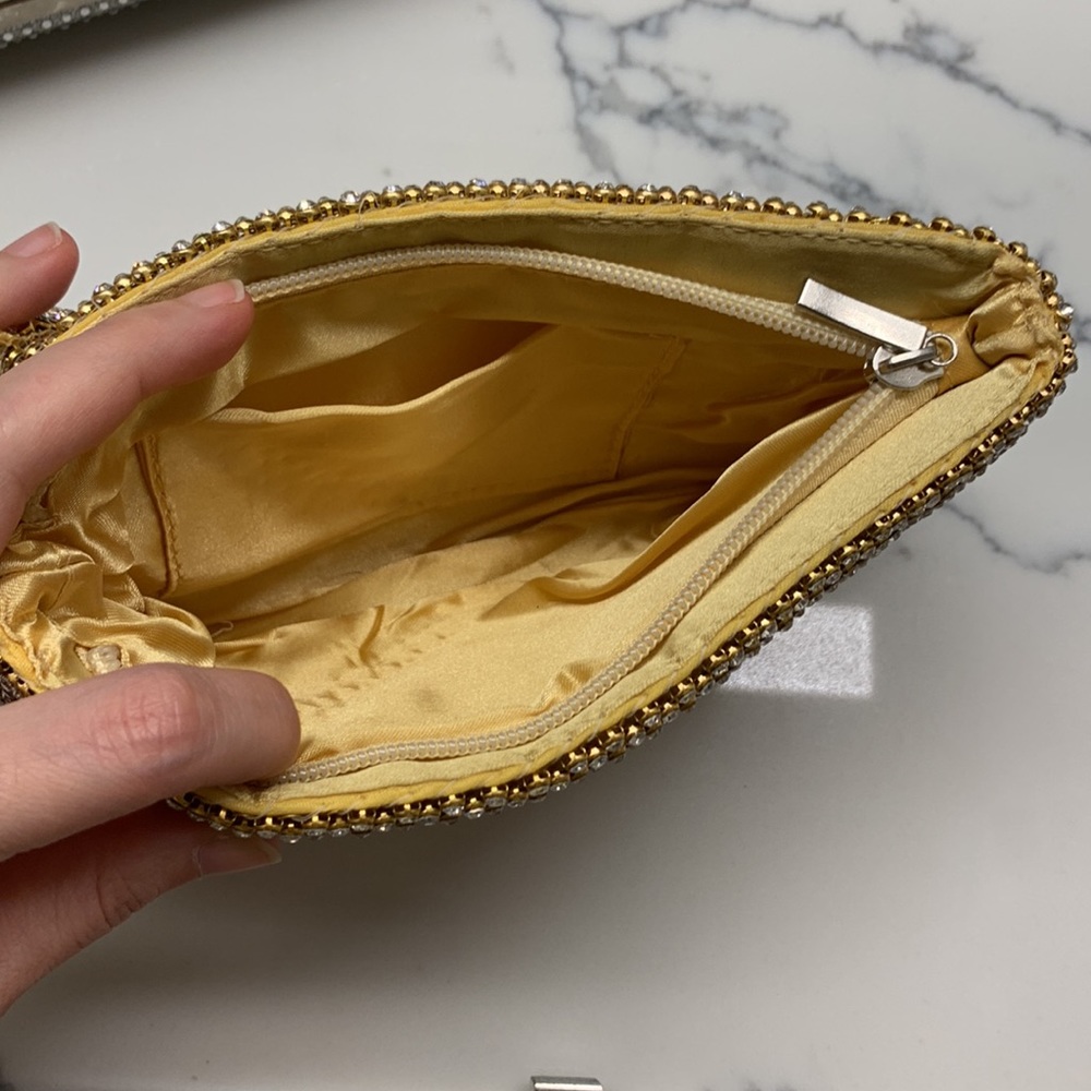 Three Clutches - image 6